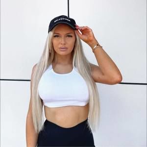 Meet your Posher, Elisa